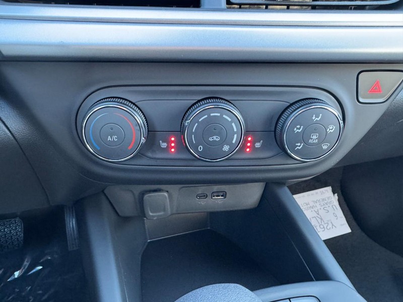 Chevrolet Trax Vehicle Image 11