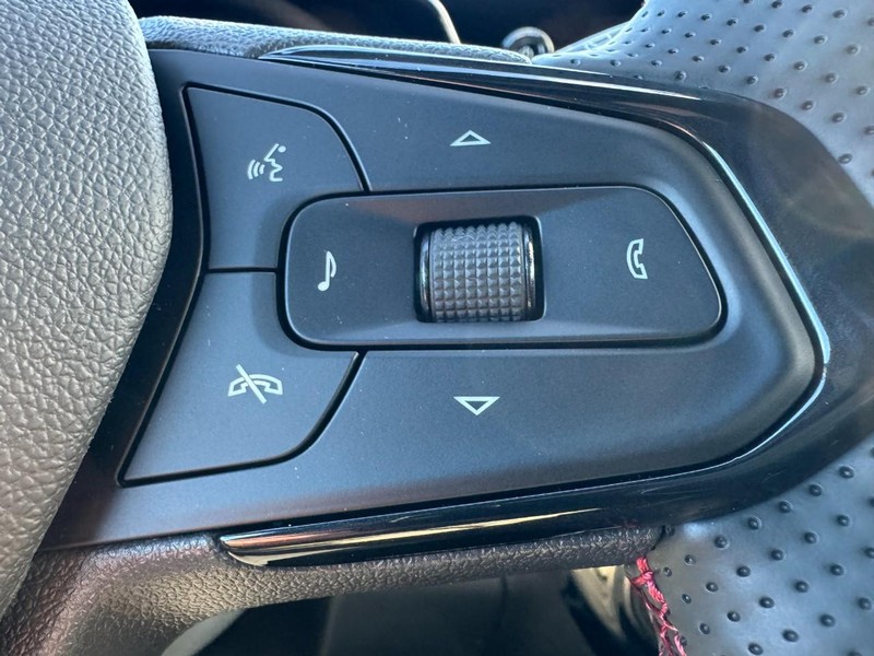 Chevrolet Trax Vehicle Image 12