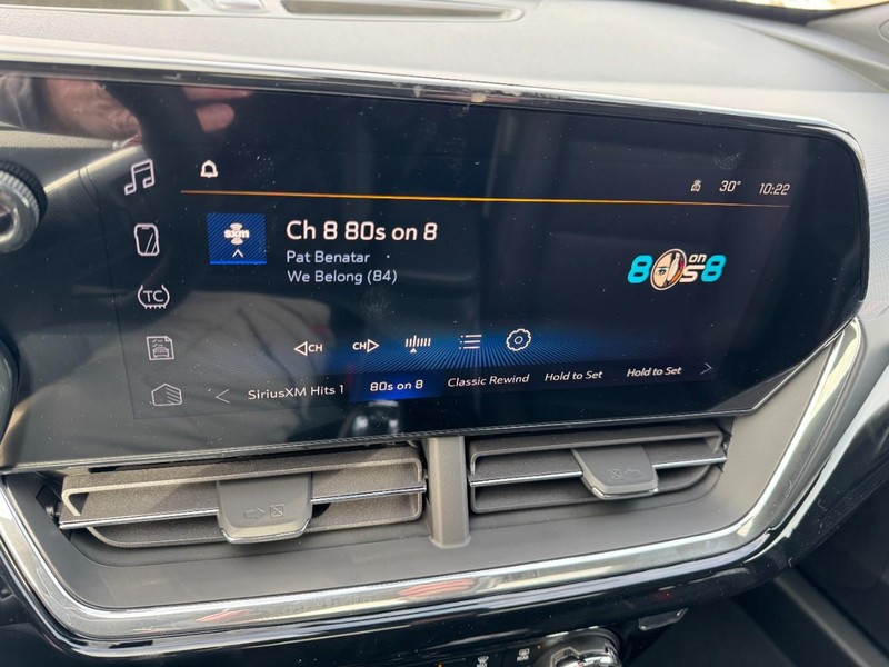 Chevrolet Trax Vehicle Image 15