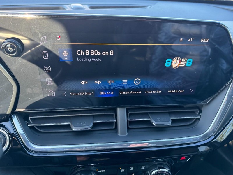 Chevrolet Trax Vehicle Image 12