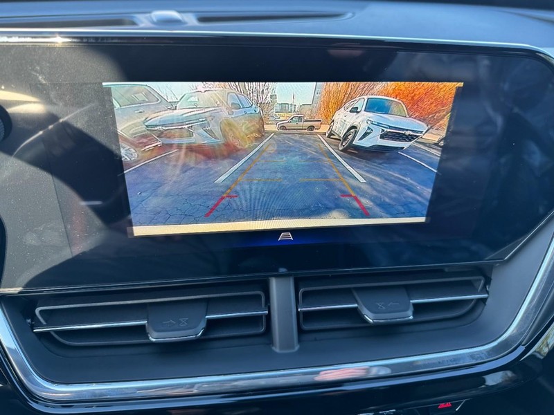 Chevrolet Trax Vehicle Image 13