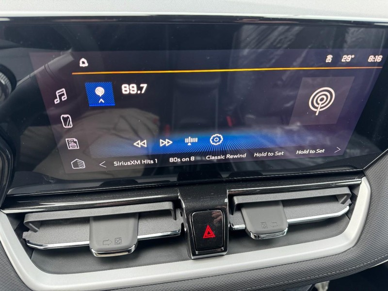 Chevrolet TrailBlazer Vehicle Image 11