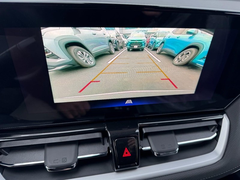 Chevrolet TrailBlazer Vehicle Image 12