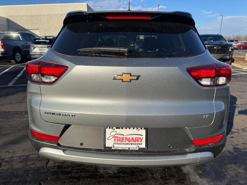 Chevrolet TrailBlazer Vehicle Image 04