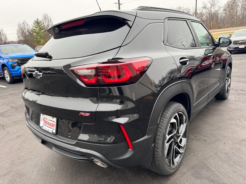 Chevrolet TrailBlazer Vehicle Image 03