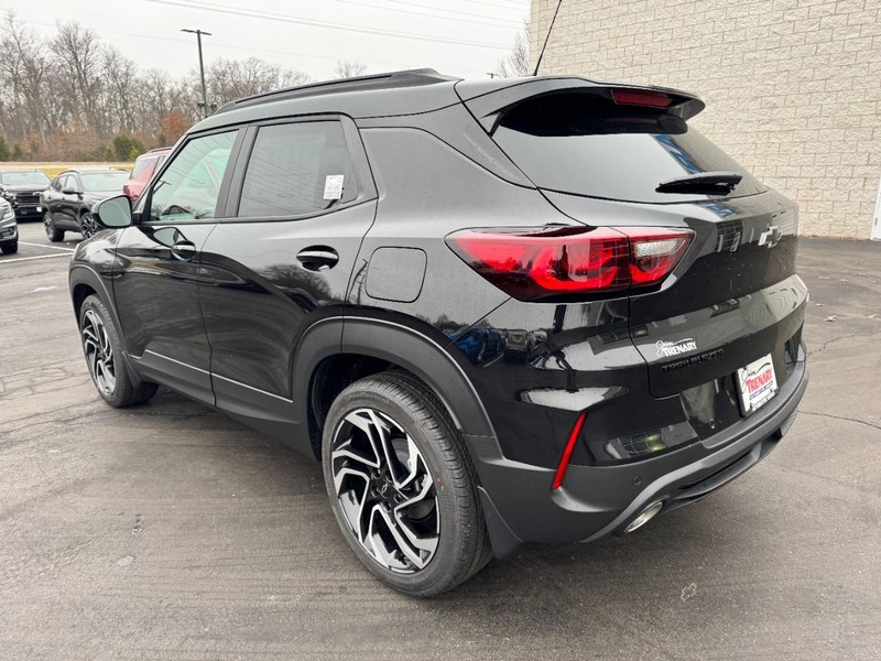 Chevrolet TrailBlazer Vehicle Image 05