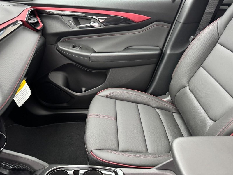 Chevrolet TrailBlazer Vehicle Image 09