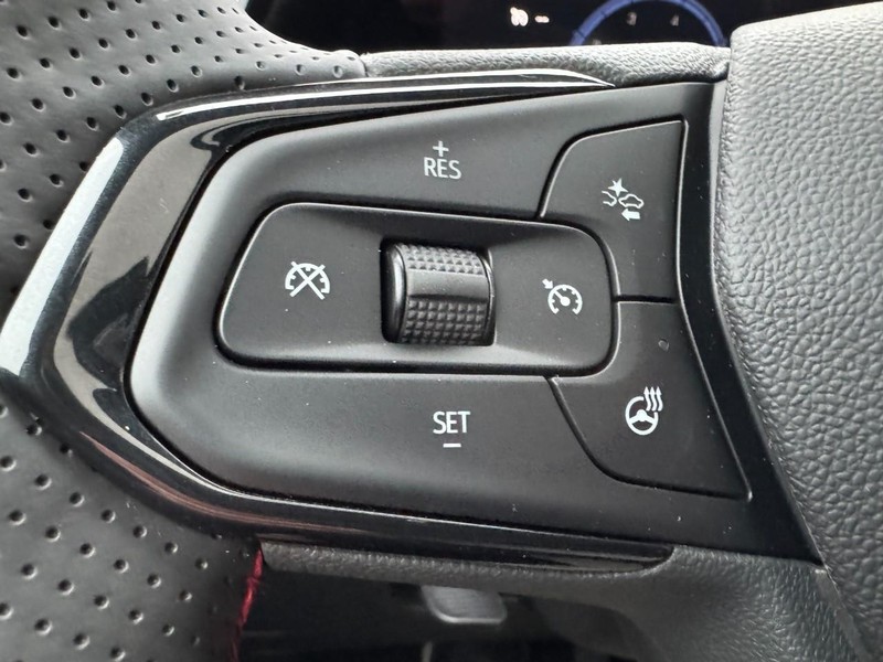 Chevrolet TrailBlazer Vehicle Image 12