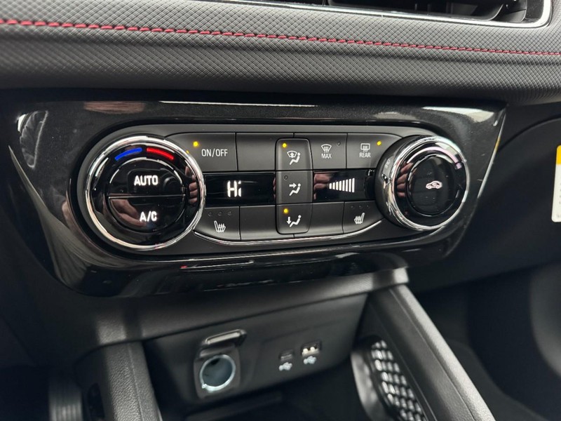 Chevrolet TrailBlazer Vehicle Image 14