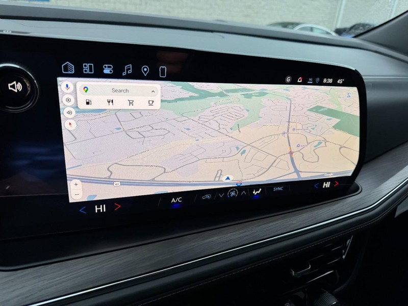 Chevrolet Suburban Vehicle Image 17