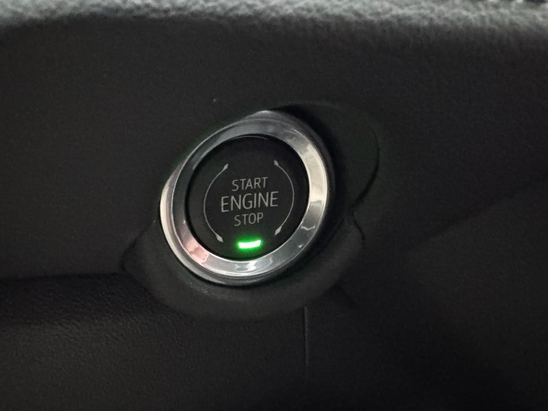 Chevrolet Suburban Vehicle Image 19