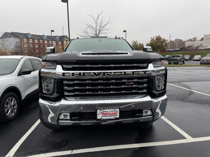 Chevrolet Silverado 2500HD Vehicle Image 03