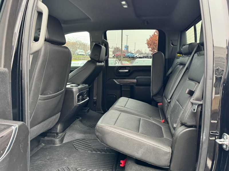 Chevrolet Silverado 2500HD Vehicle Full-screen Gallery Image 09