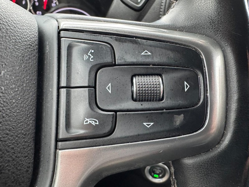 Chevrolet Silverado 2500HD Vehicle Full-screen Gallery Image 17