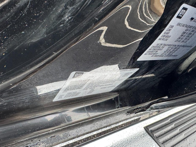 Chevrolet Silverado 2500HD Vehicle Full-screen Gallery Image 23