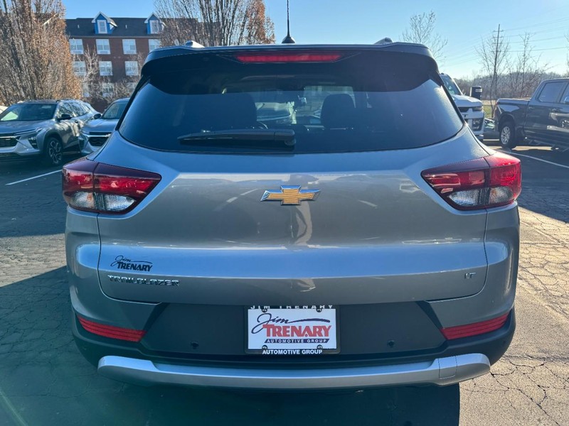 Chevrolet TrailBlazer Vehicle Image 04