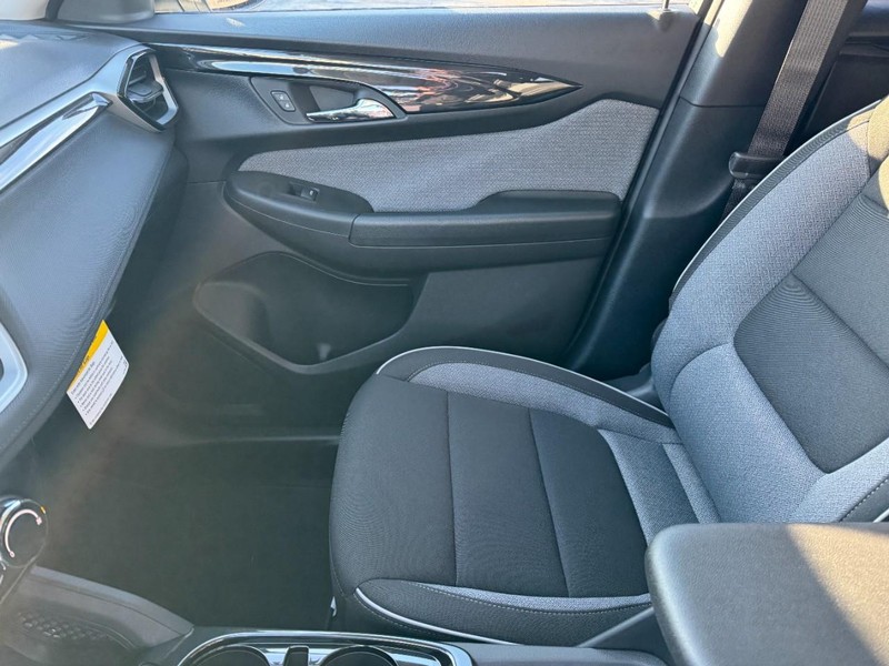 Chevrolet TrailBlazer Vehicle Image 08