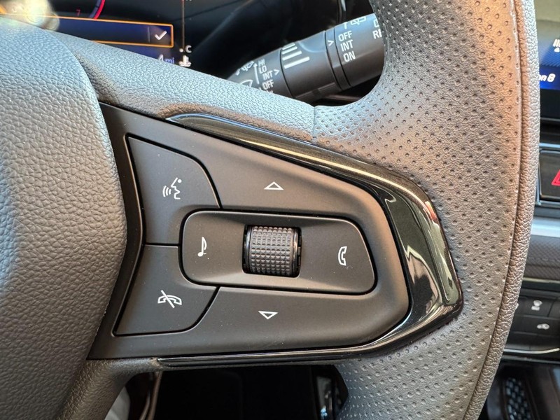 Chevrolet TrailBlazer Vehicle Image 12