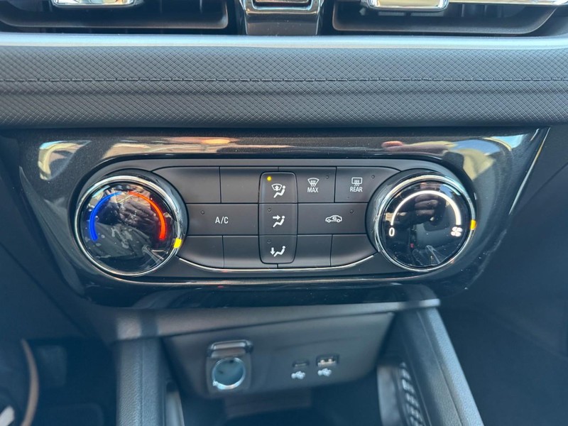 Chevrolet TrailBlazer Vehicle Image 13