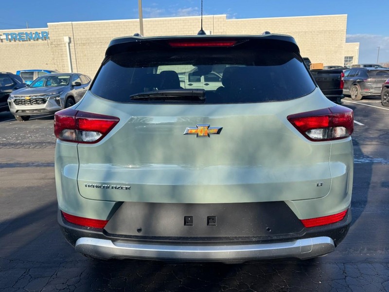 Chevrolet TrailBlazer Vehicle Image 04