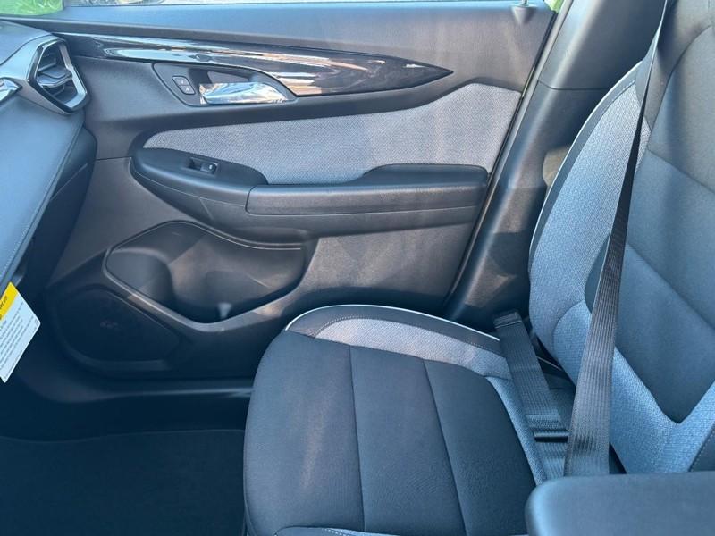 Chevrolet TrailBlazer Vehicle Image 08