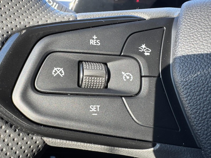 Chevrolet TrailBlazer Vehicle Image 11