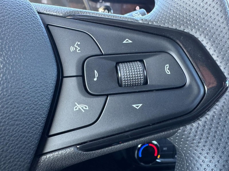 Chevrolet TrailBlazer Vehicle Image 12