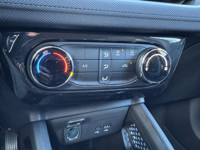 Chevrolet TrailBlazer Vehicle Image 13