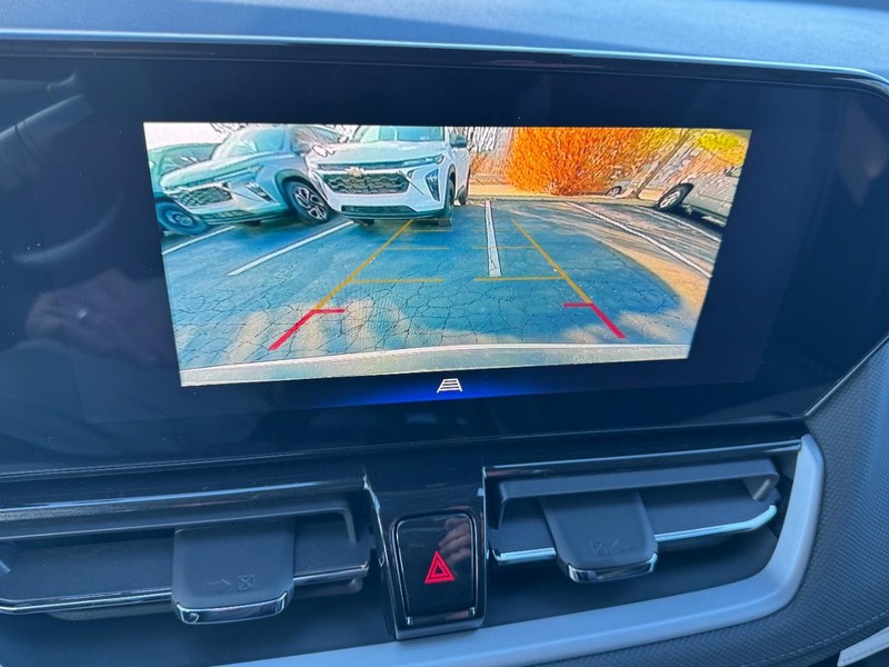 Chevrolet TrailBlazer Vehicle Image 15