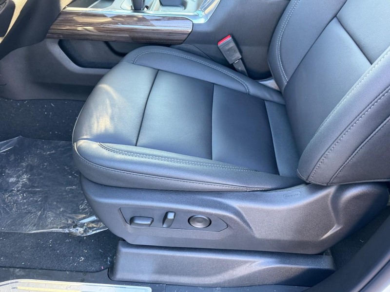 Chevrolet Silverado 1500 Vehicle Image 10