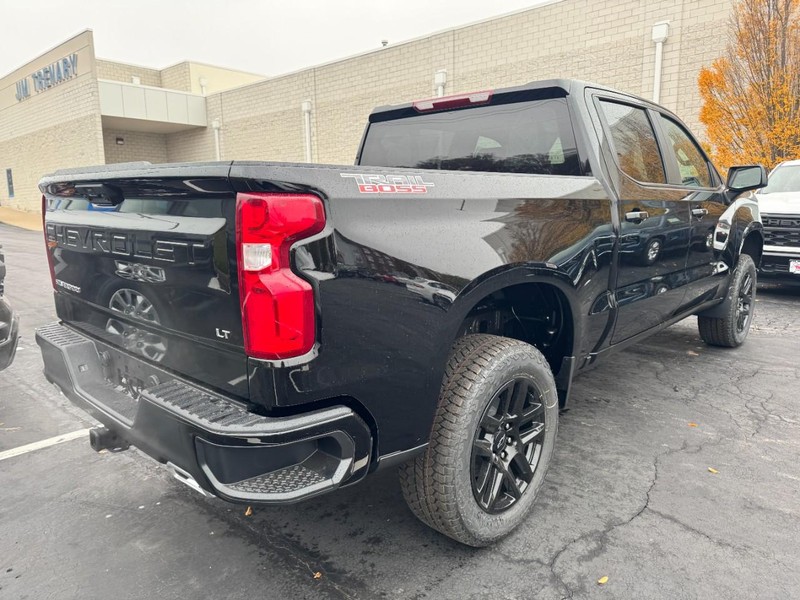 Chevrolet Silverado 1500 Vehicle Image 03