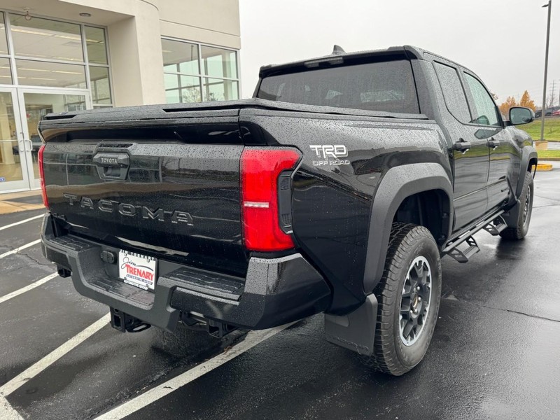 Toyota Tacoma 4WD Vehicle Image 03