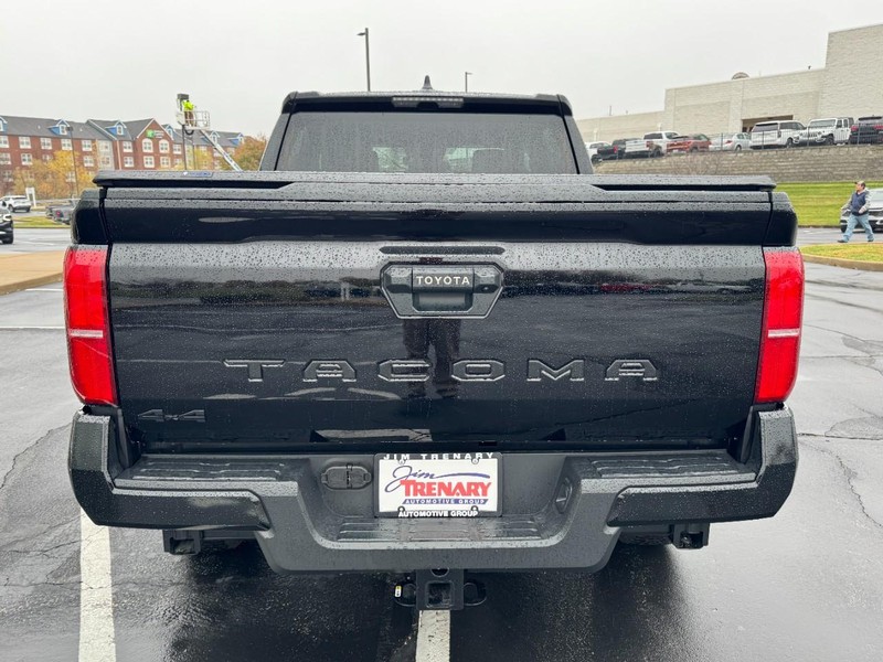 Toyota Tacoma 4WD Vehicle Image 04