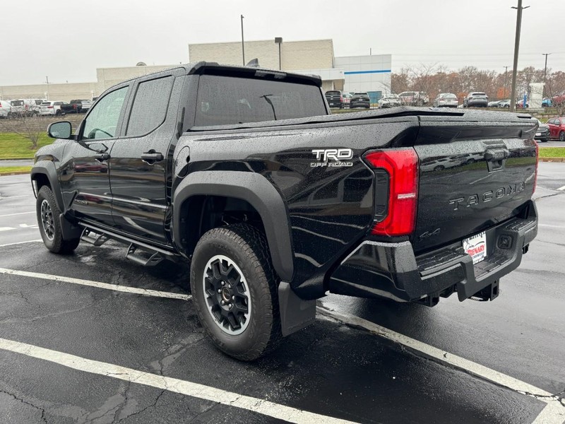 Toyota Tacoma 4WD Vehicle Image 05