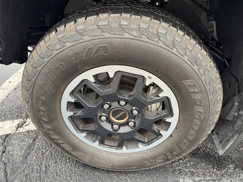 Toyota Tacoma 4WD Vehicle Image 07