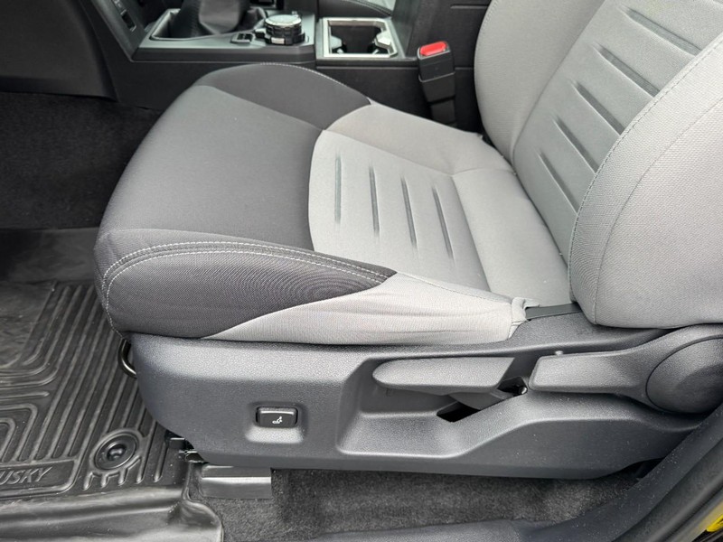 Toyota Tacoma 4WD Vehicle Image 14