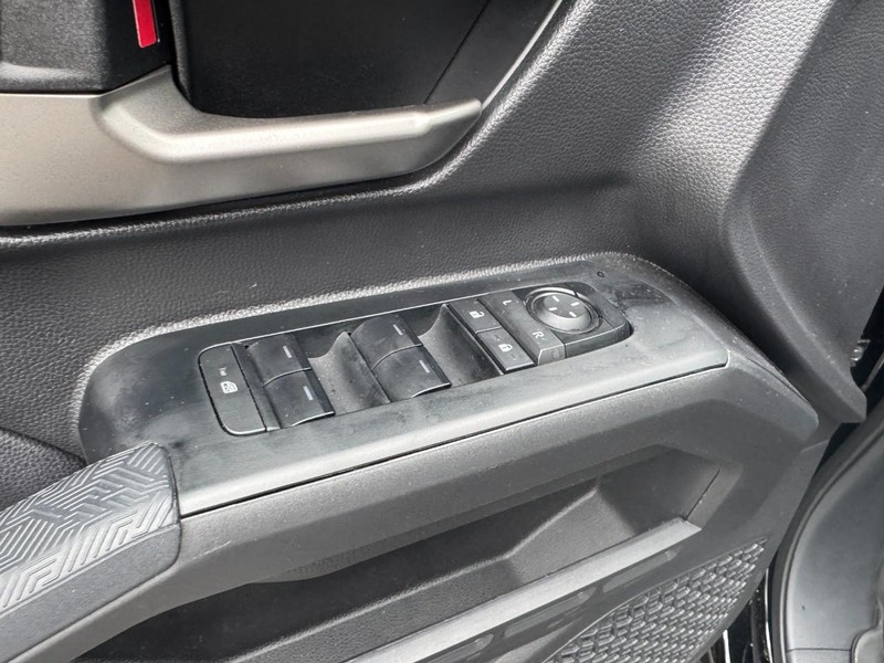 Toyota Tacoma 4WD Vehicle Image 15