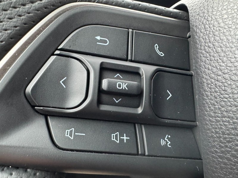 Toyota Tacoma 4WD Vehicle Image 16