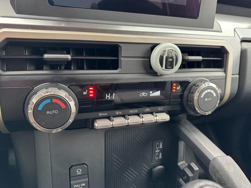 Toyota Tacoma 4WD Vehicle Image 19