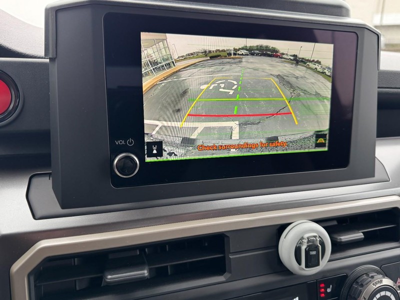 Toyota Tacoma 4WD Vehicle Image 21