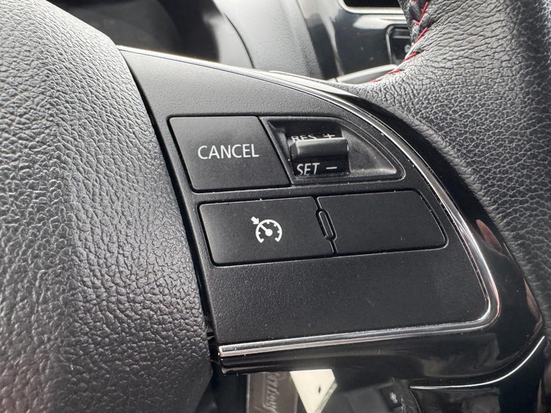 Mitsubishi Mirage Vehicle Image 18