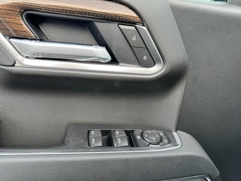 Chevrolet Silverado 1500 Vehicle Image 12