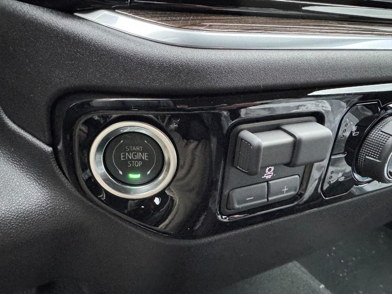 Chevrolet Silverado 1500 Vehicle Image 18