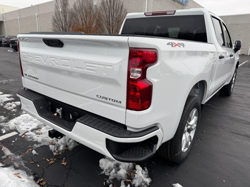 Chevrolet Silverado 1500 Vehicle Image 03