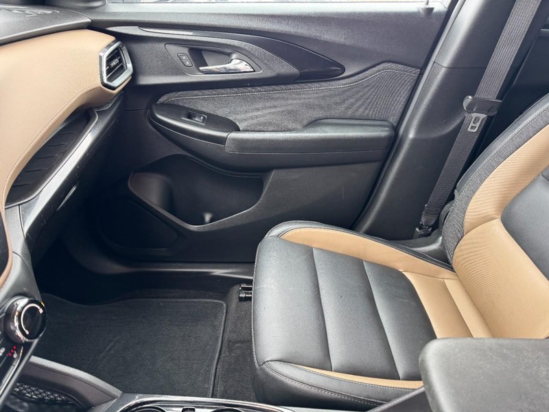 Chevrolet TrailBlazer Vehicle Image 13