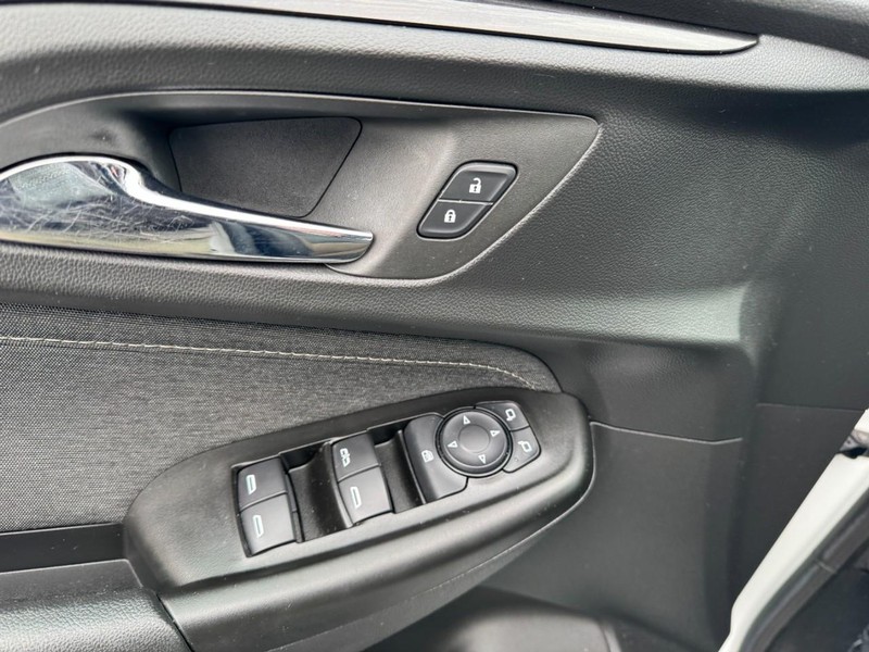 Chevrolet TrailBlazer Vehicle Image 15