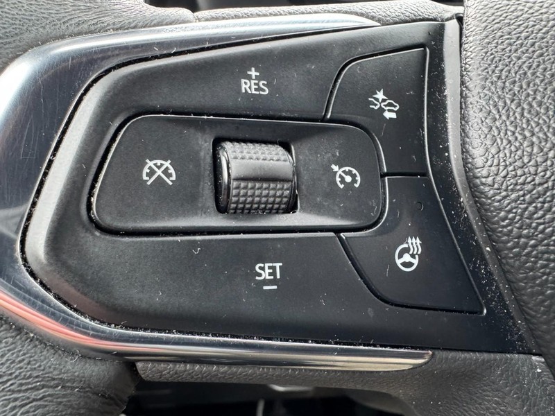 Chevrolet TrailBlazer Vehicle Image 16