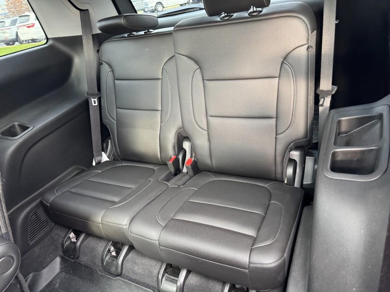 GMC Acadia Vehicle Image 15