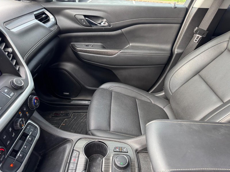 GMC Acadia Vehicle Image 20