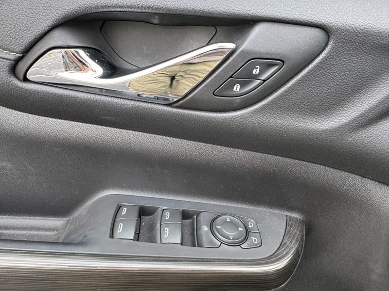 GMC Acadia Vehicle Image 22